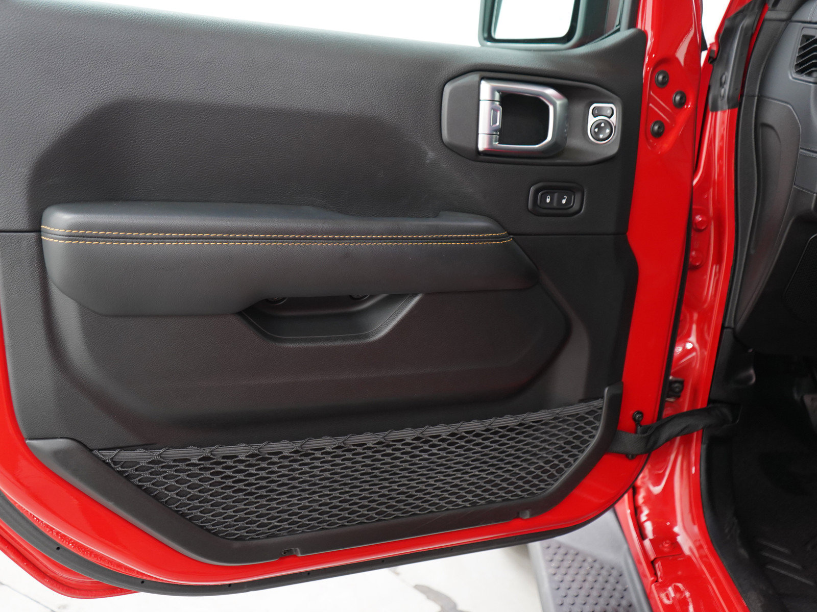 Used 2026 Jeep Wrangler Unlimited Sahara AWD/4WD image 18