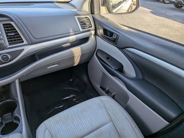 Used 2017 Toyota Highlander Plus image 14