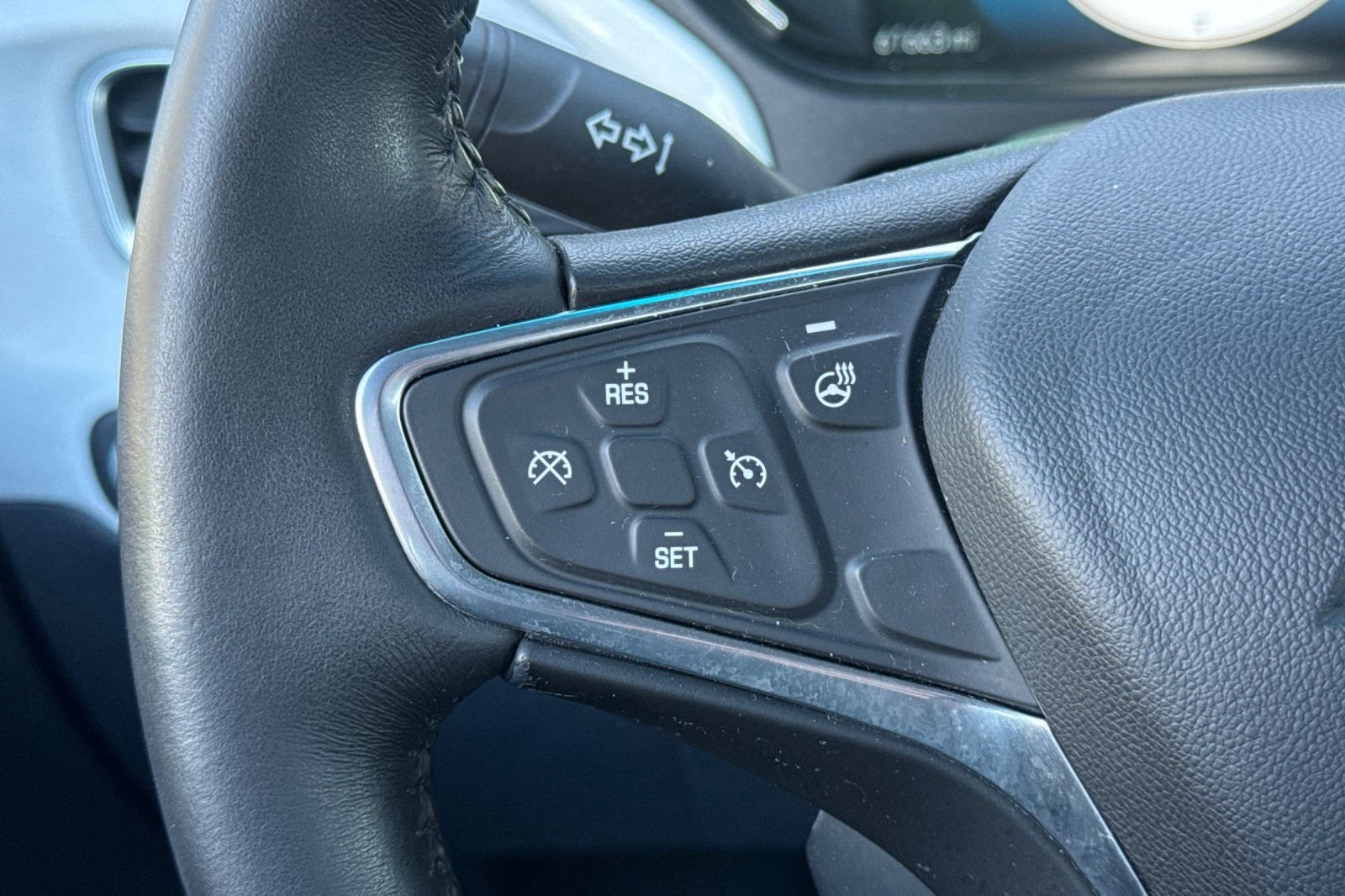 Used 2017 Chevrolet Bolt LT FWD image 37
