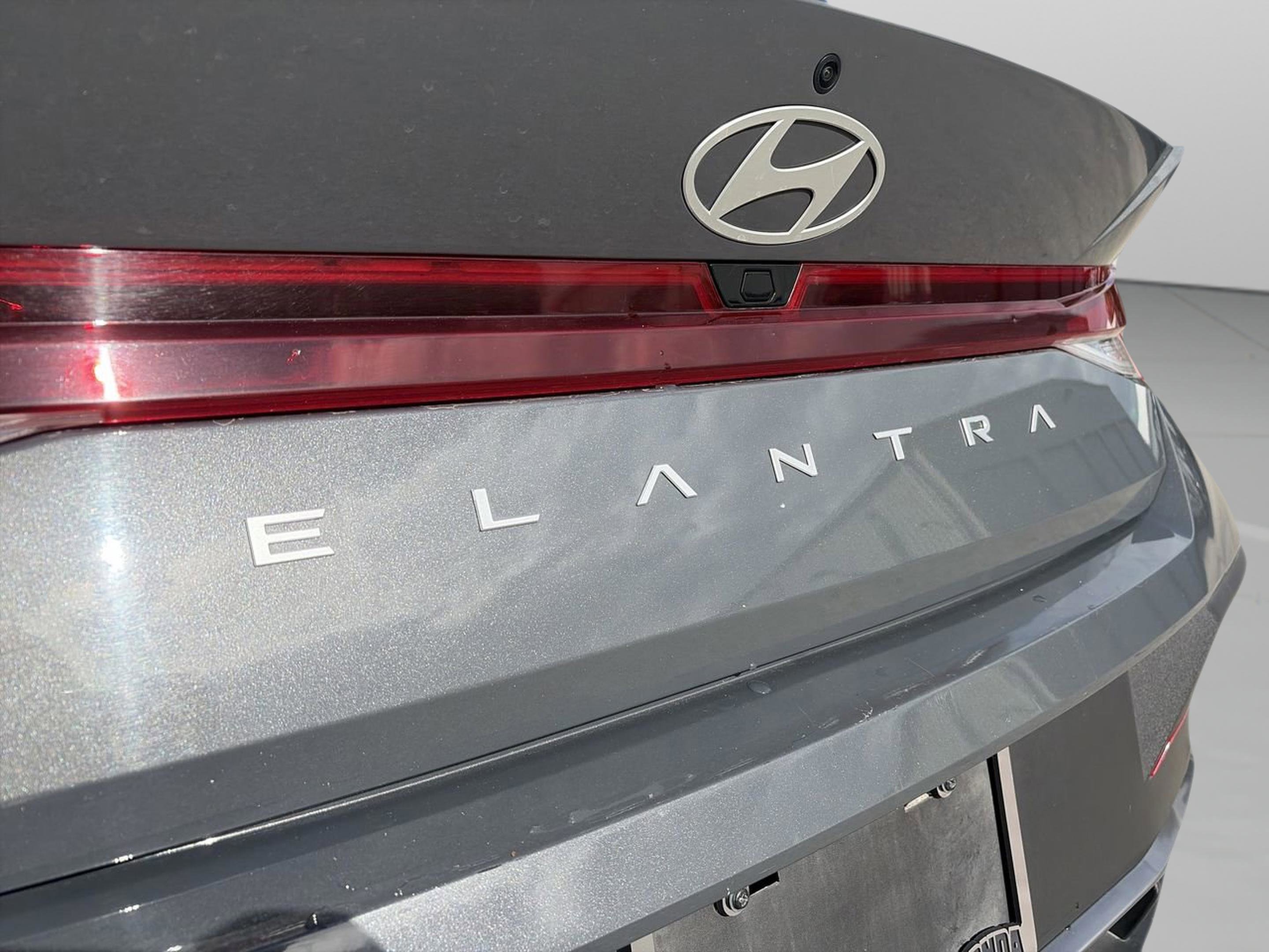 Used 2024 Hyundai Elantra SEL image 25