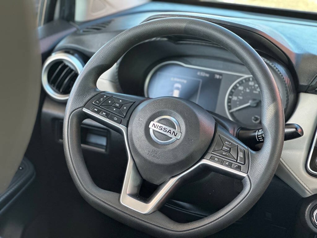 Used 2021 Nissan Versa SV FWD image 10