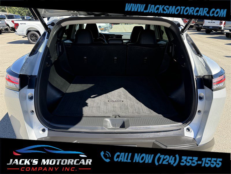Used 2025 Nissan Murano SV AWD/4WD image 16