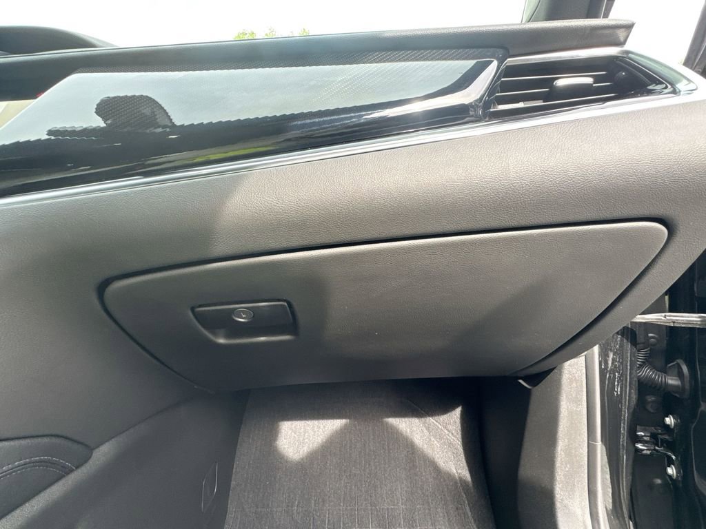 Used 2025 Cadillac XT6 Sport w/ Technology Package image 36