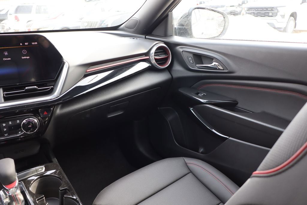 New 2026 Chevrolet Trax RS w/ Sunroof Package image 37