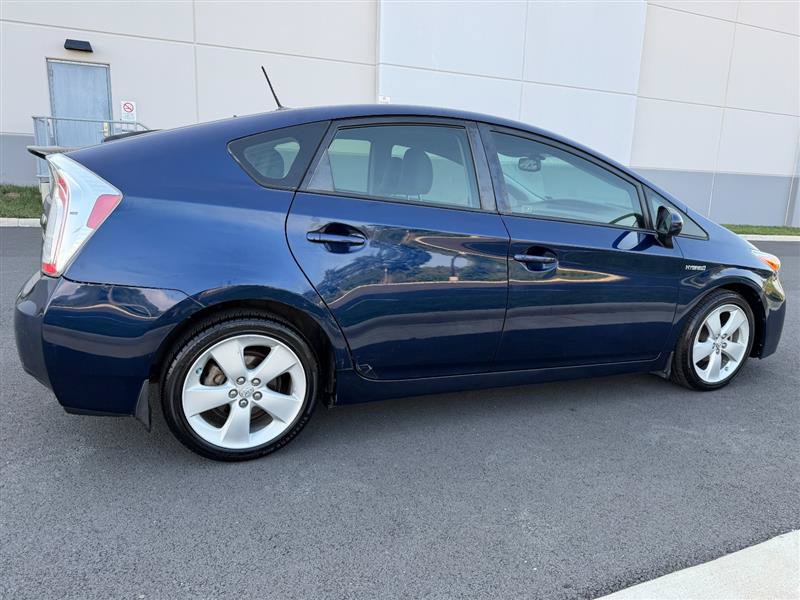 Used 2015 Toyota Prius Five w/ Advanced Technology Package FWD image 17