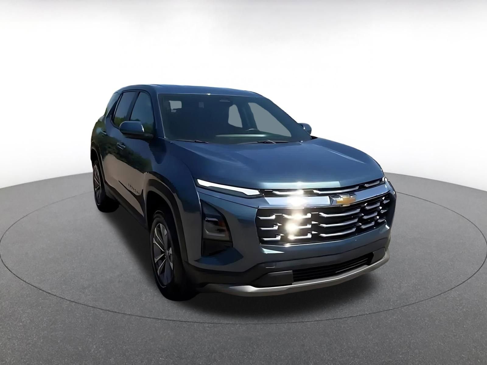 Used 2025 Chevrolet Equinox LT AWD/4WD image 3