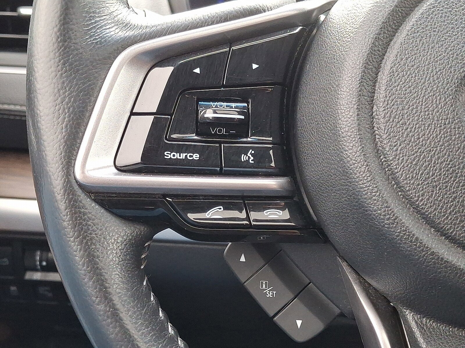 Used 2018 Subaru Outback 2.5i Touring AWD/4WD image 24