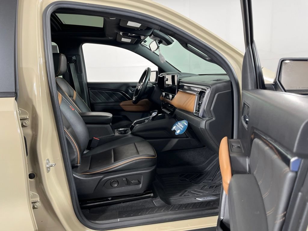 Certified 2023 GMC Canyon AT4 w/ AT4 Premium Package AWD/4WD image 12