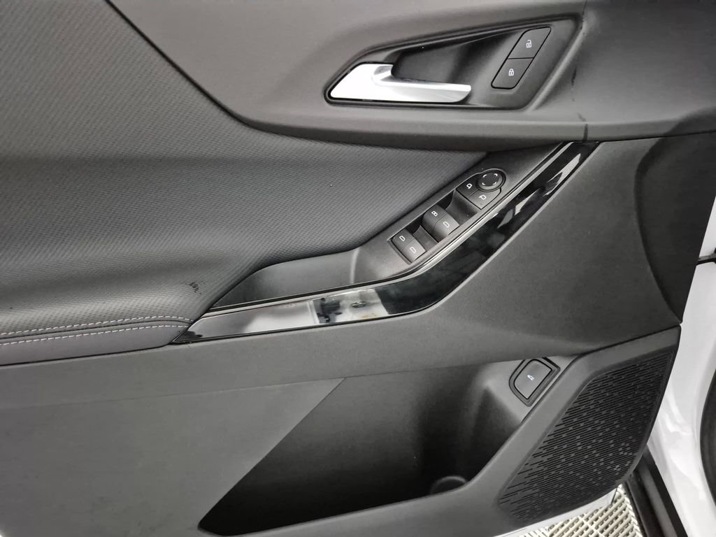 New 2026 Chevrolet Equinox LT w/ Convenience Package II FWD image 15