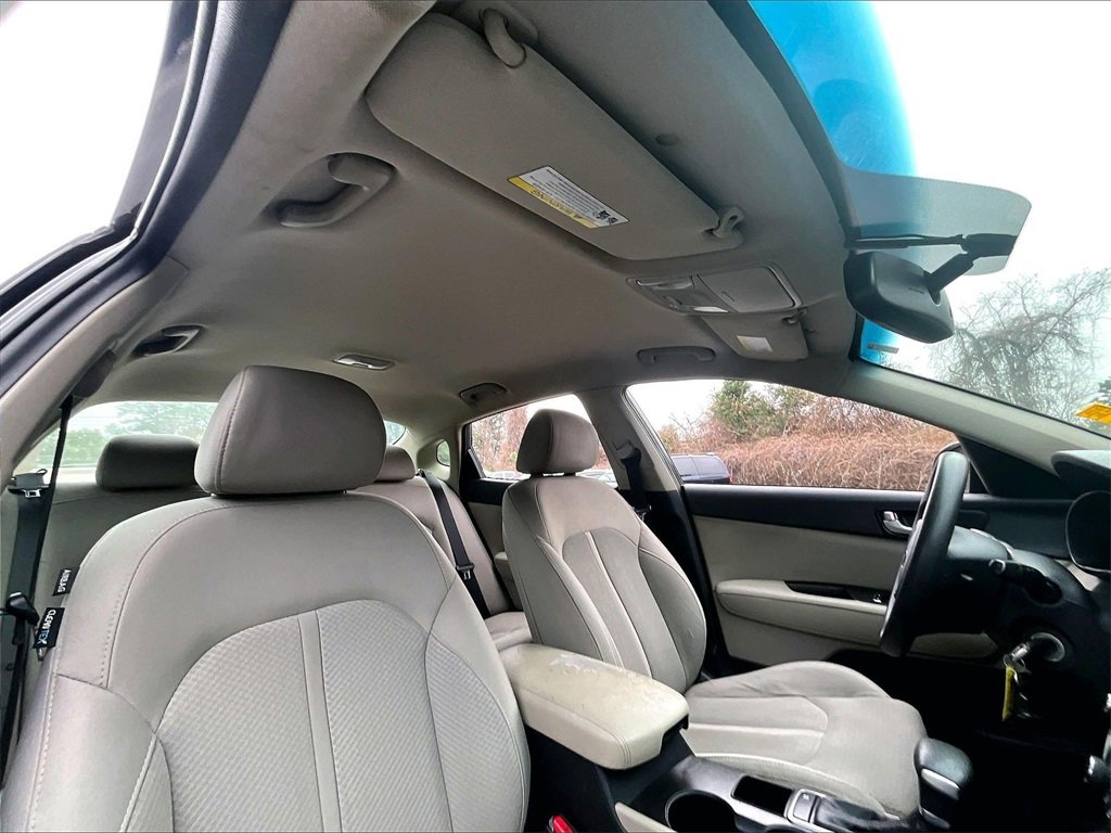 Used 2018 Kia Optima LX w/ 17" Alloy Wheels Package image 11