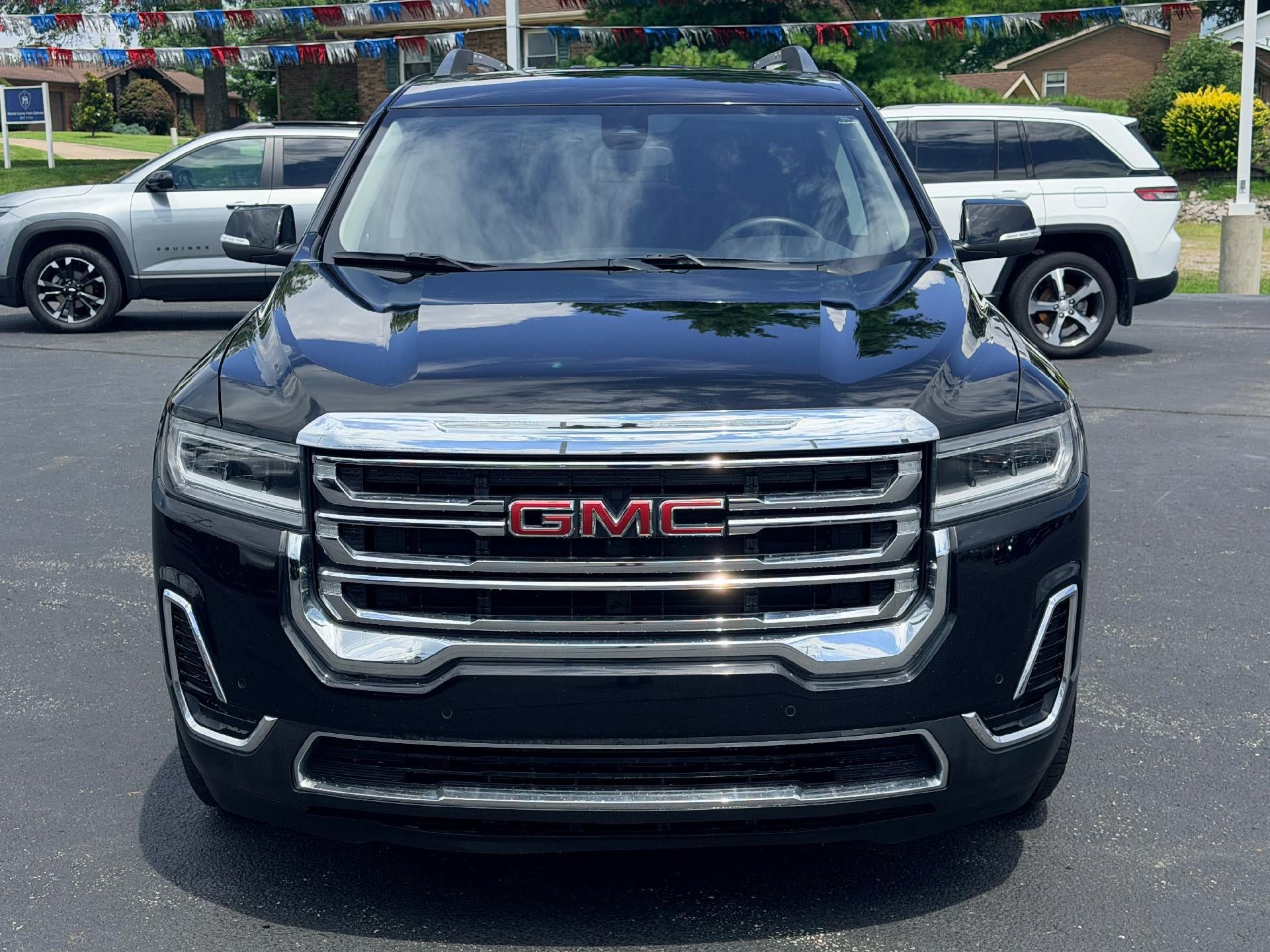 Used 2021 GMC Acadia SLE w/ Driver Convenience Package FWD image 2