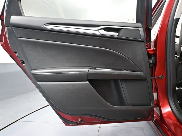 Used 2013 Ford Fusion Titanium image 32