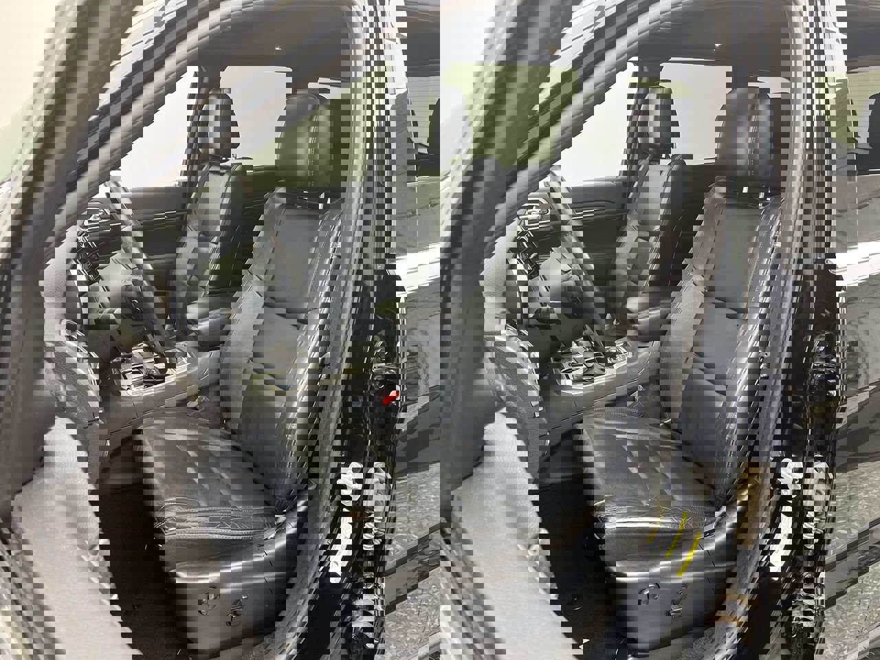 Used 2019 Jeep Grand Cherokee Limited w/ Trailer Tow Group IV image 9