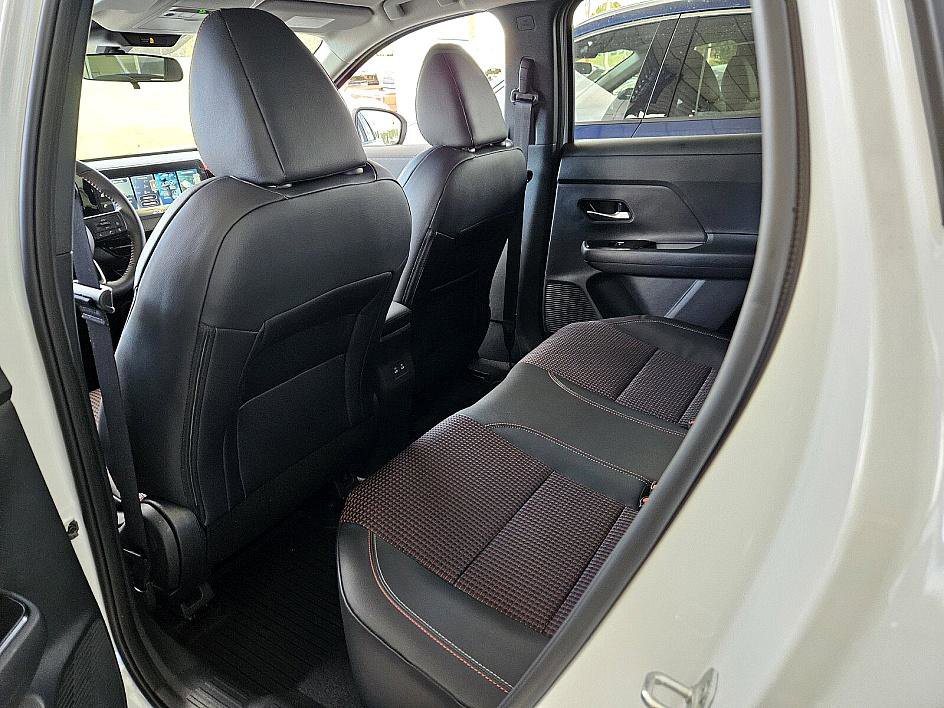 New 2026 Nissan Kicks SR w/ Cold Weather Package image 9