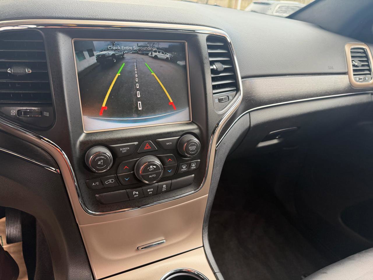 Used 2015 Jeep Grand Cherokee Limited image 13