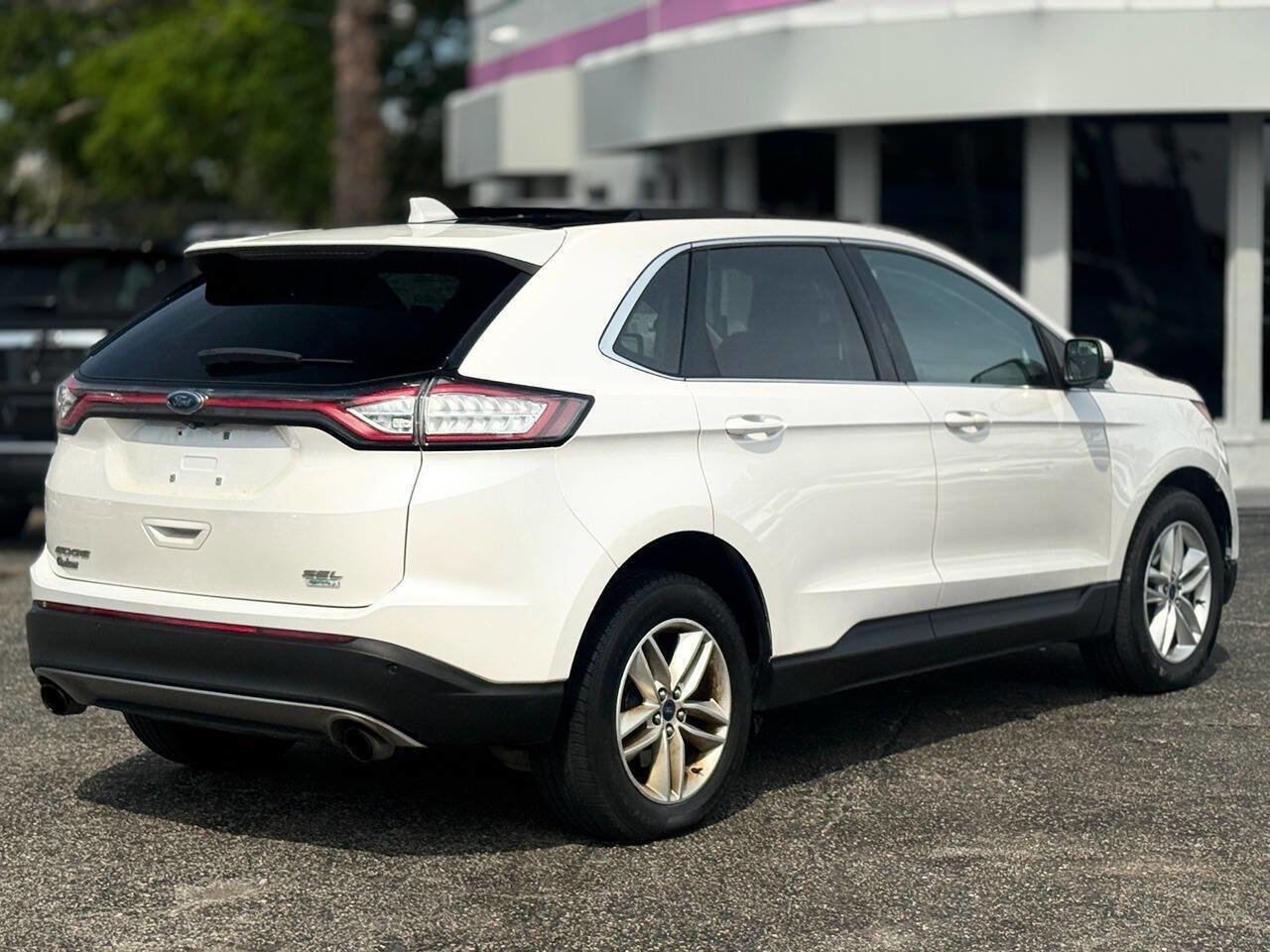 Used 2017 Ford Edge SEL w/ Equipment Group 201A FWD image 8