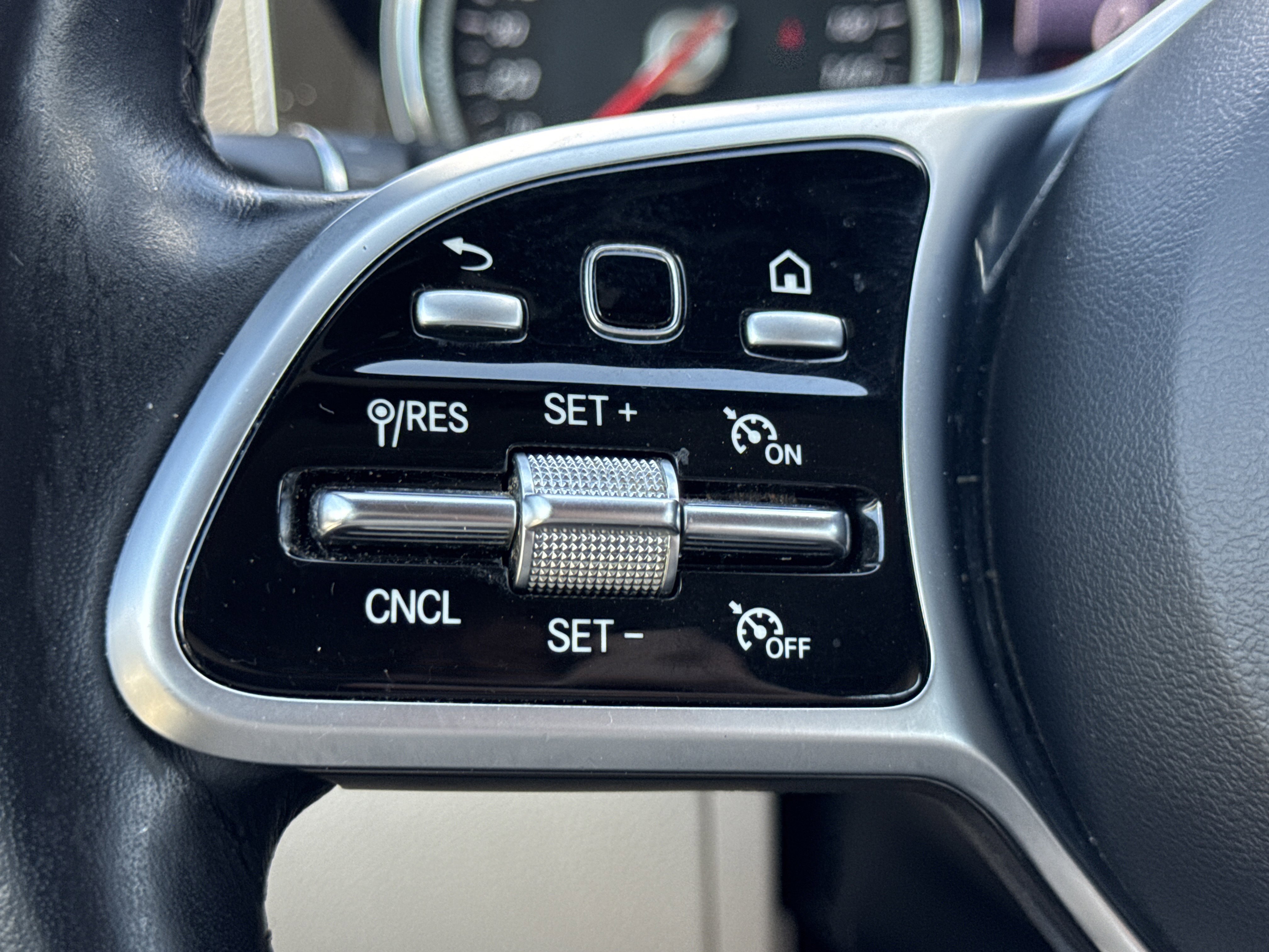 Used 2019 Mercedes-Benz E 450 4MATIC Wagon image 4