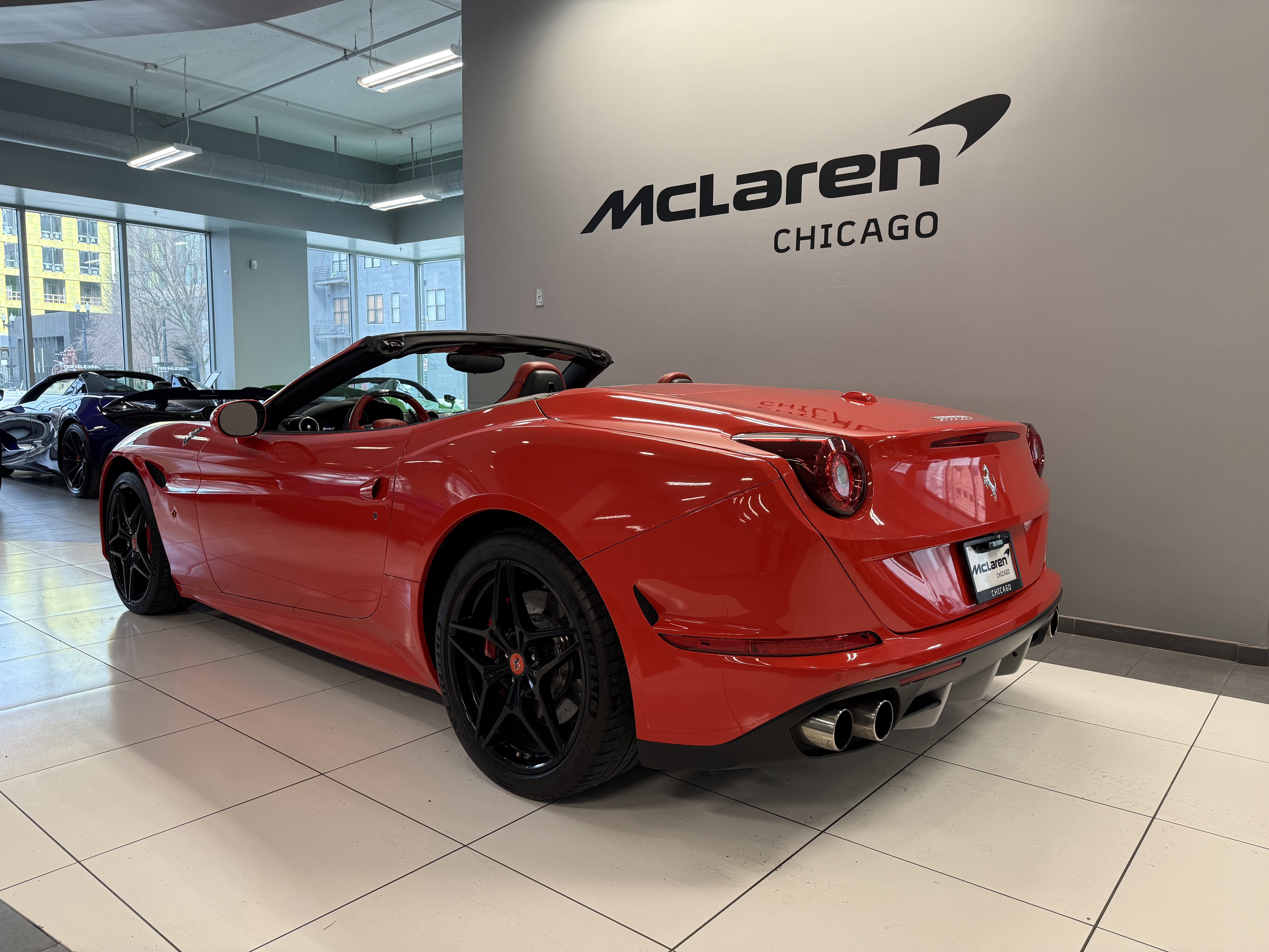 Used 2016 Ferrari California T image 3