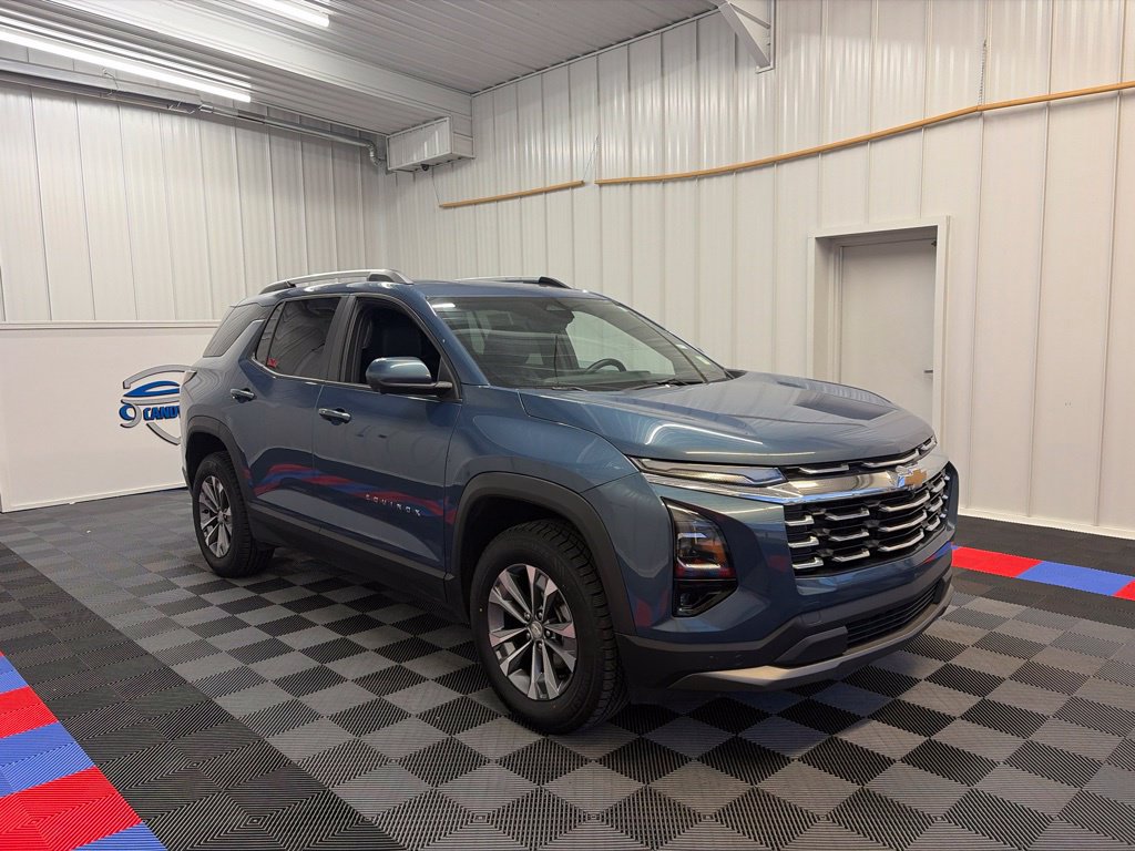 Used 2025 Chevrolet Equinox LT w/ Convenience Package II AWD/4WD image 3