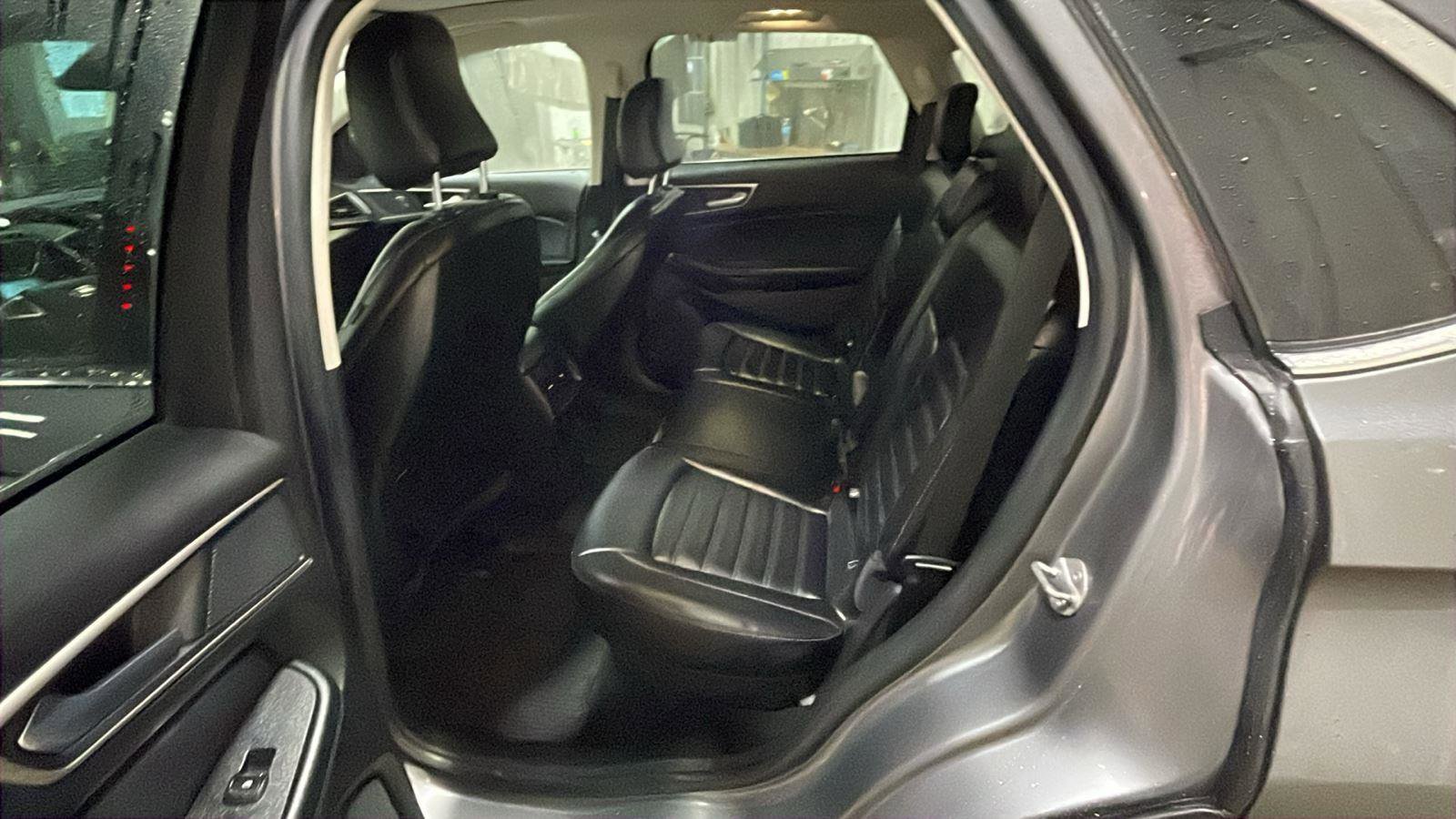 Certified 2022 Ford Edge SEL w/ Convenience Package image 9