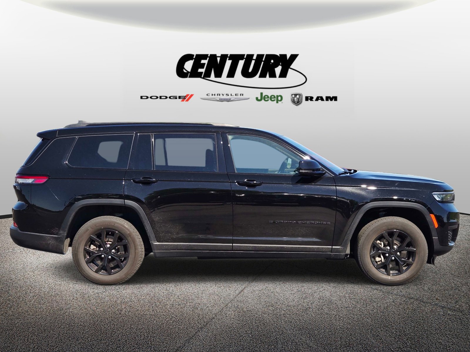 Used 2024 Jeep Grand Cherokee L Altitude AWD/4WD image 2