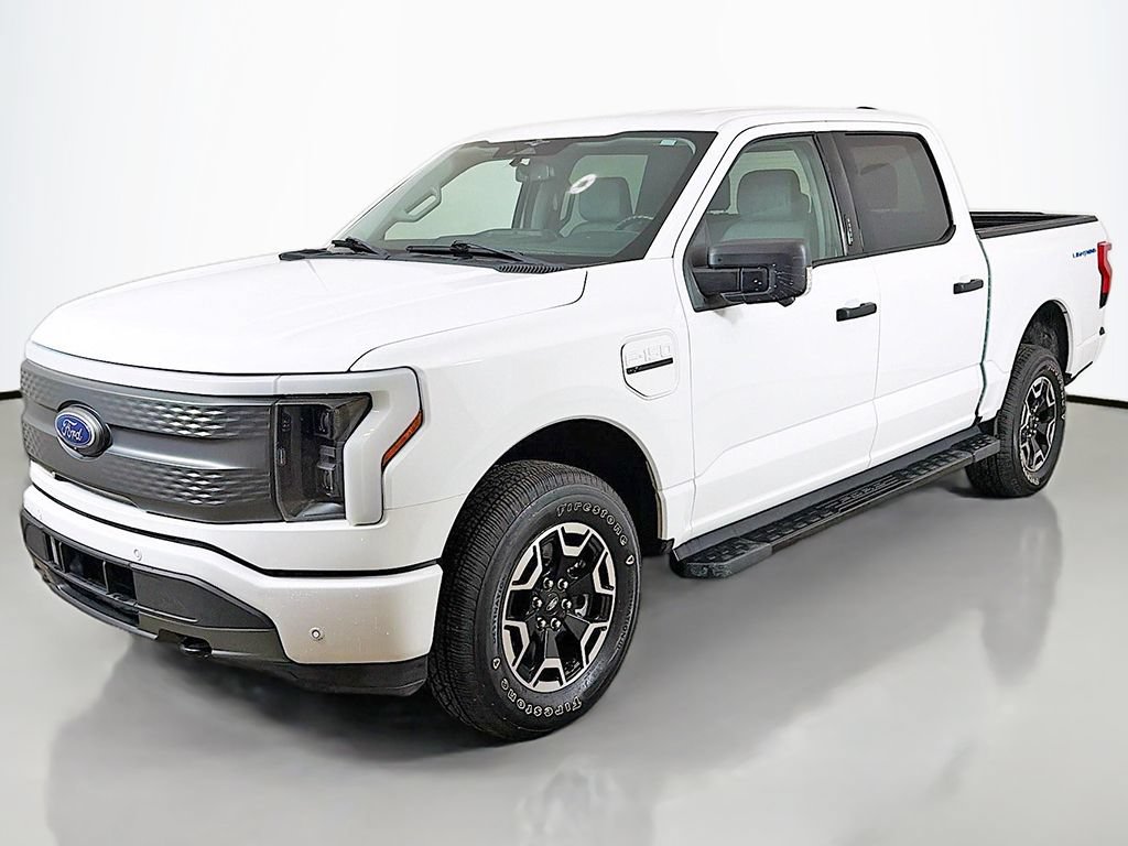 Used 2023 Ford F150 Lightning XLT AWD/4WD image 8