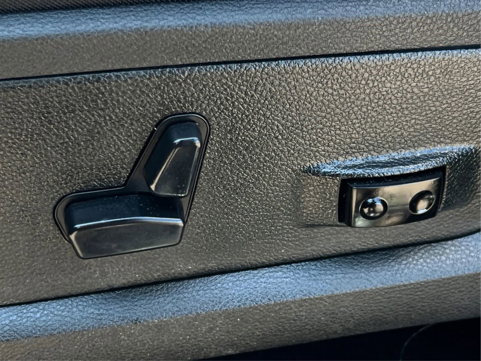 Used 2018 RAM 1500 Rebel w/ Luxury Group AWD/4WD image 18