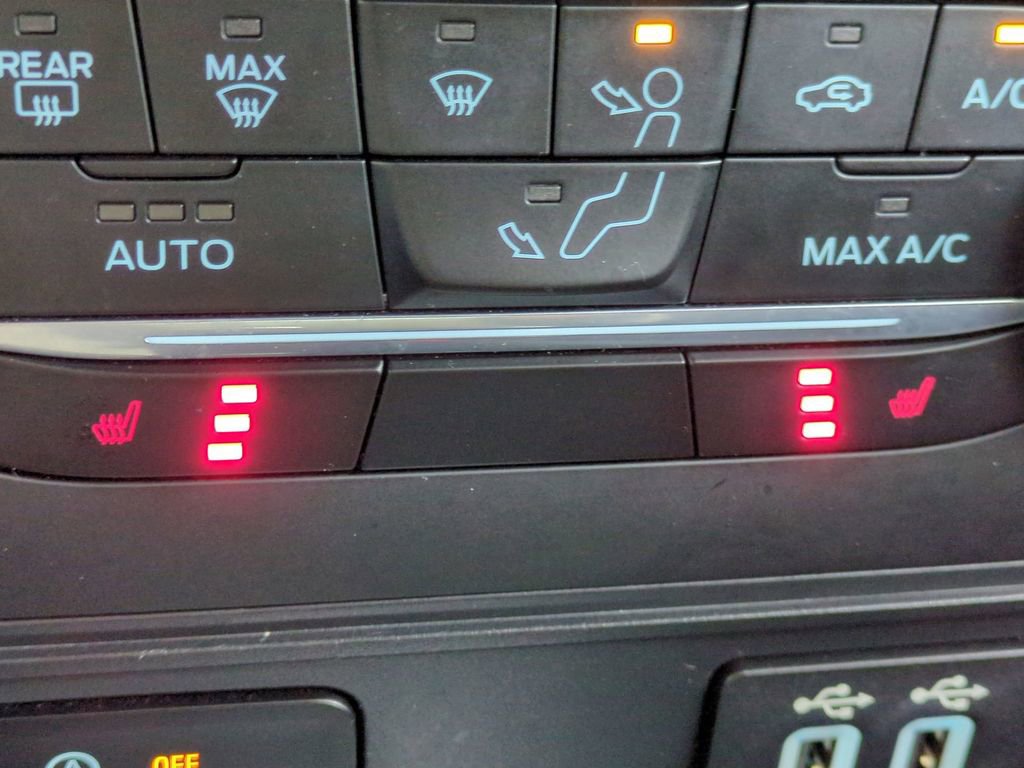 Certified 2020 Ford EcoSport SE w/ SE Convenience Package image 23