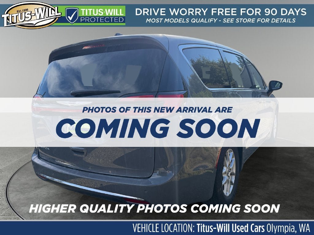 Used 2025 Chrysler Pacifica Select FWD image 5