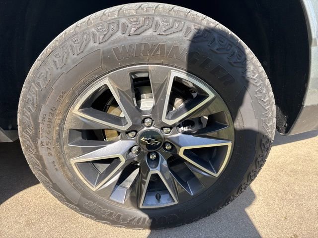 Used 2024 Chevrolet Tahoe Z71 w/ Luxury Package image 15