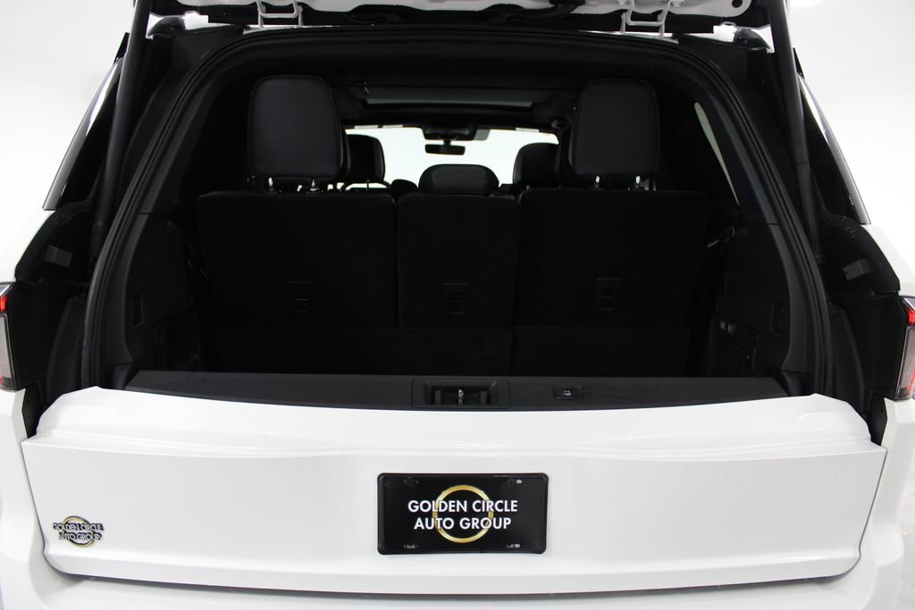 New 2025 Lincoln Navigator Reserve w/ Jet Appearance Package AWD/4WD image 16