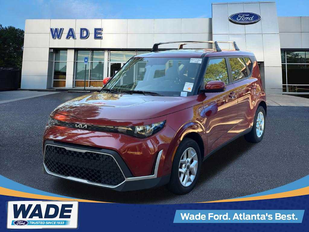 Used 2025 Kia Soul LX w/ LX Technology Package FWD image 1