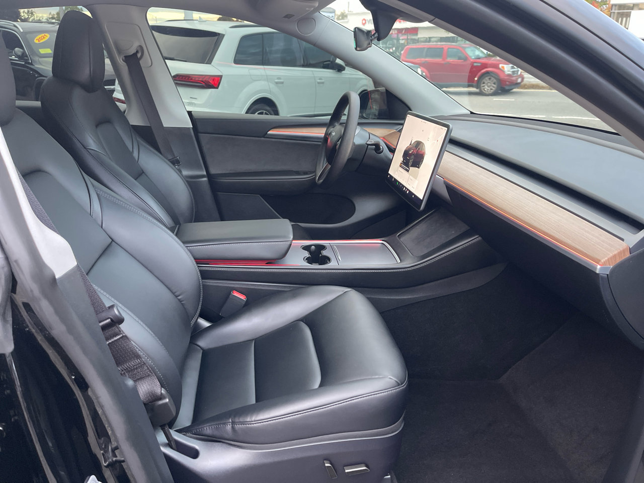 Used 2024 Tesla Model Y Long Range image 33