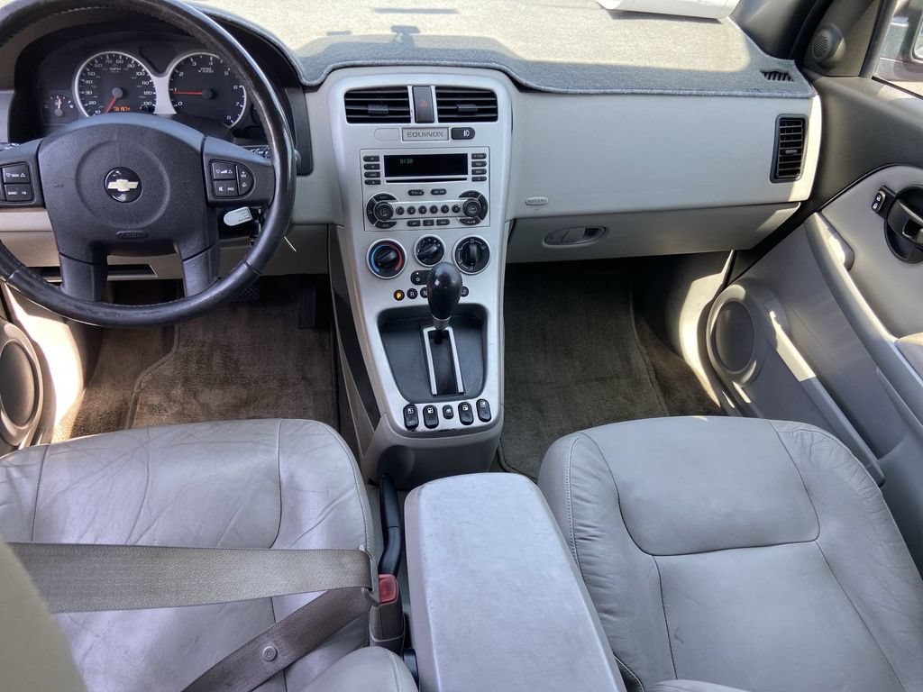 Used 2005 Chevrolet Equinox LT w/ Preferred Equipment Group AWD/4WD image 14