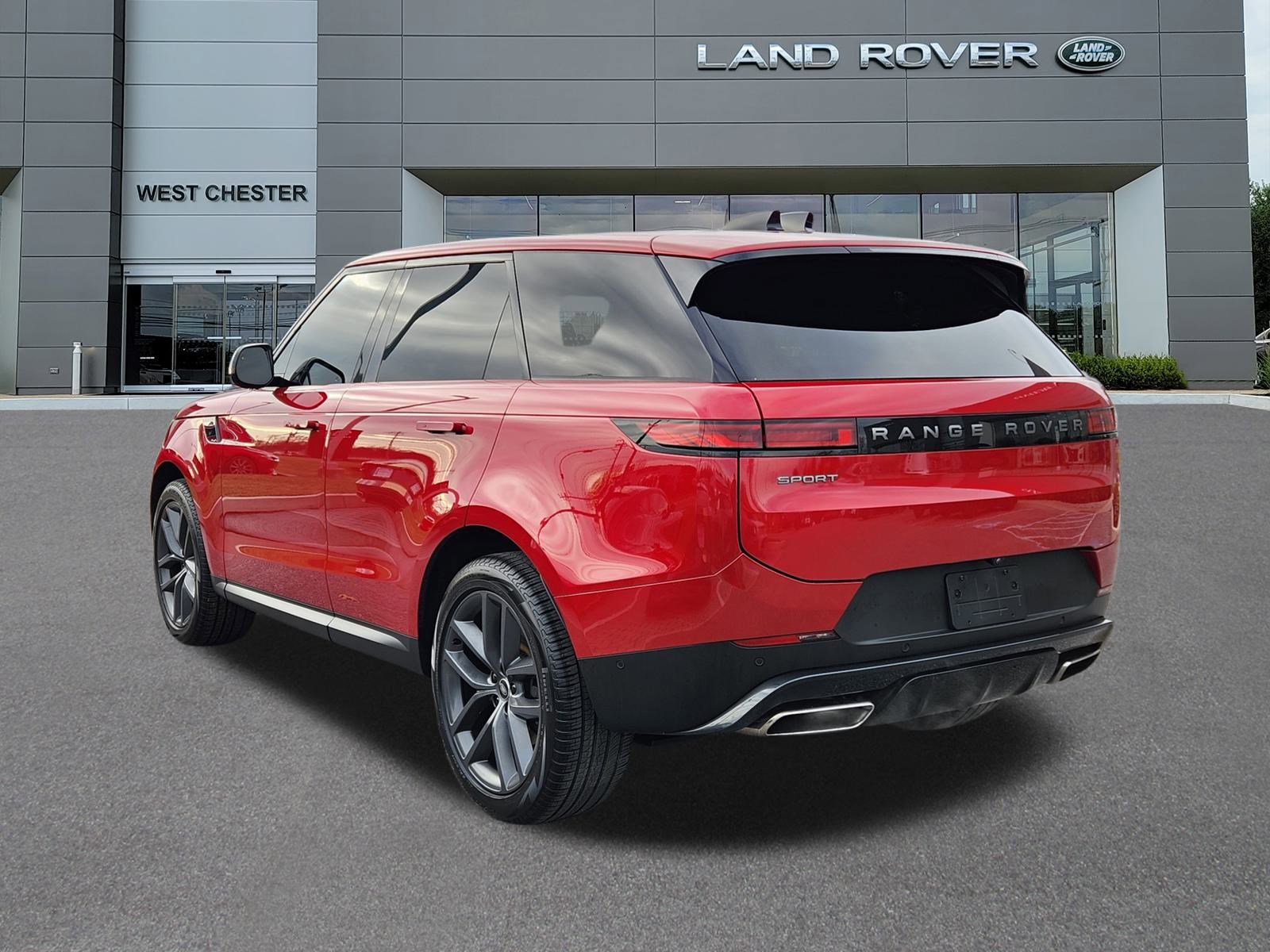 Used 2024 Land Rover Range Rover Sport SE image 3