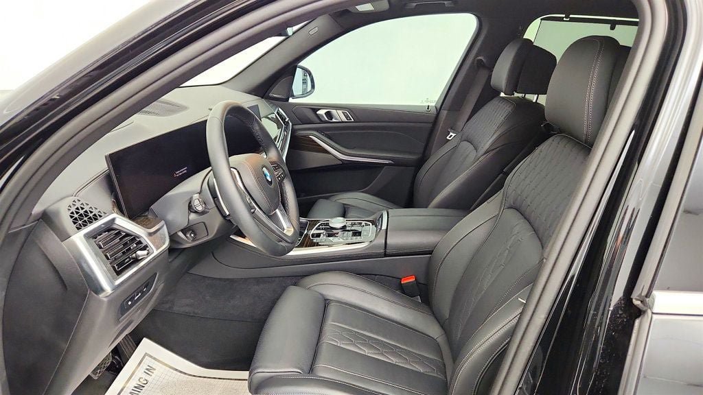 Used 2025 BMW X5 xDrive40i w/ Executive Package AWD/4WD image 18