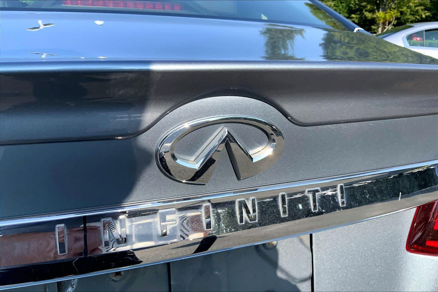 Used 2016 INFINITI Q70 3.7 AWD/4WD image 10