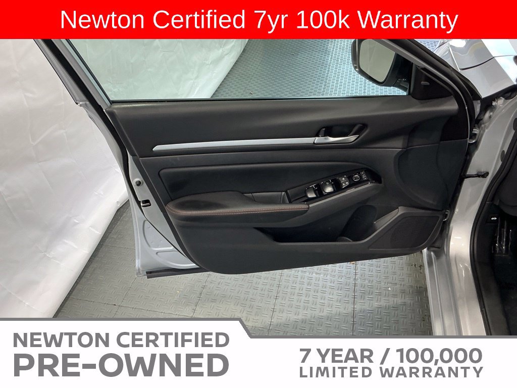 Used 2025 Nissan Altima 2.5 SR FWD image 31