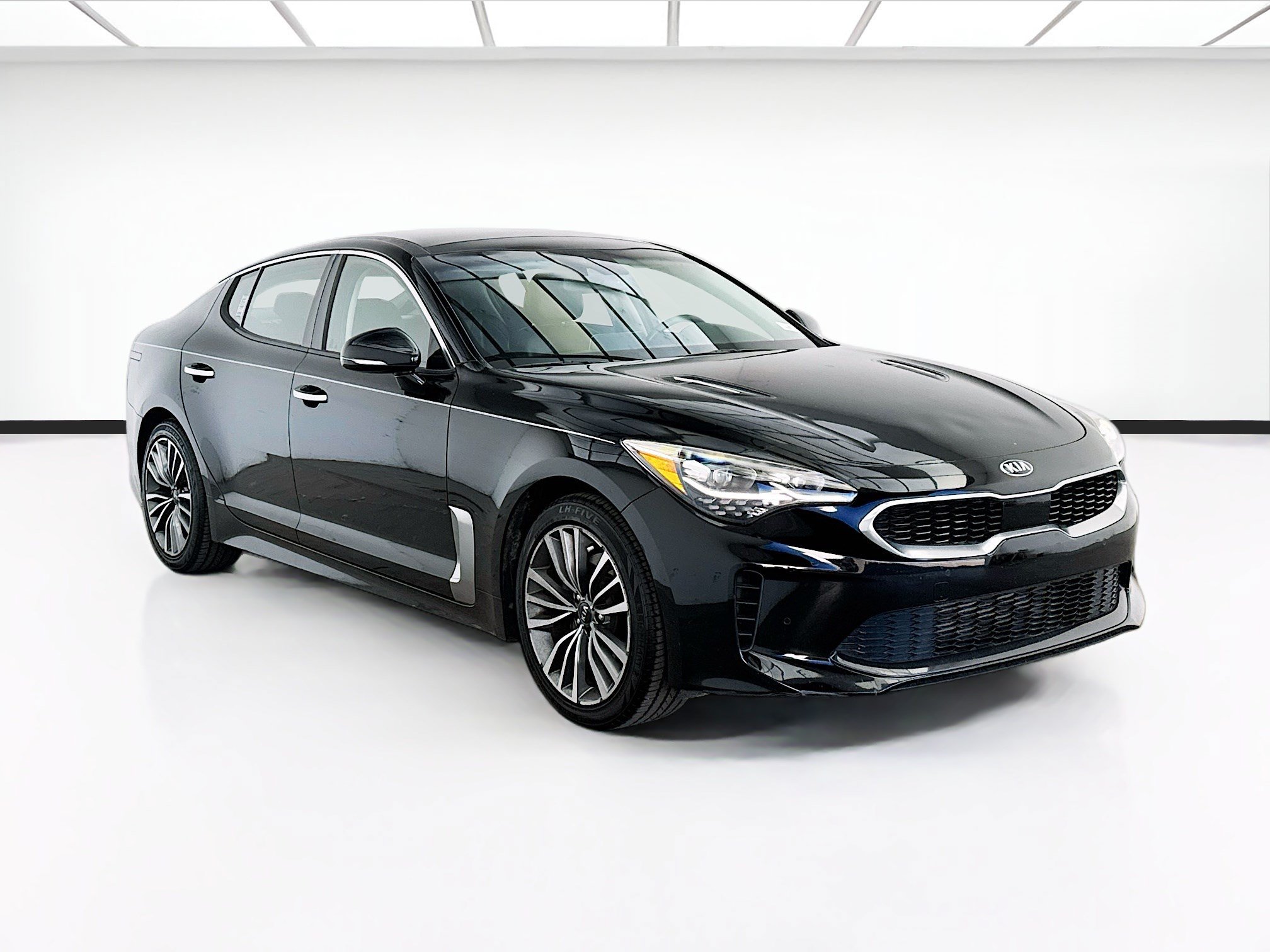 Used 2019 Kia Stinger Premium AWD/4WD image 3