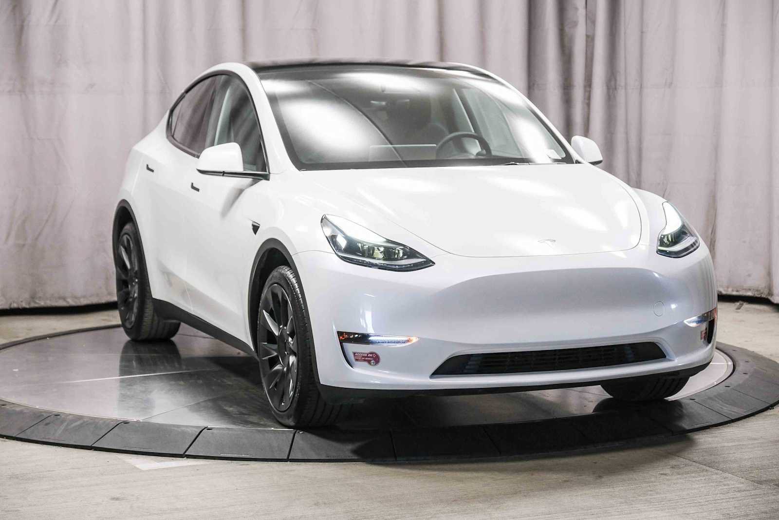 Used 2023 Tesla Model Y Long Range AWD/4WD image 5