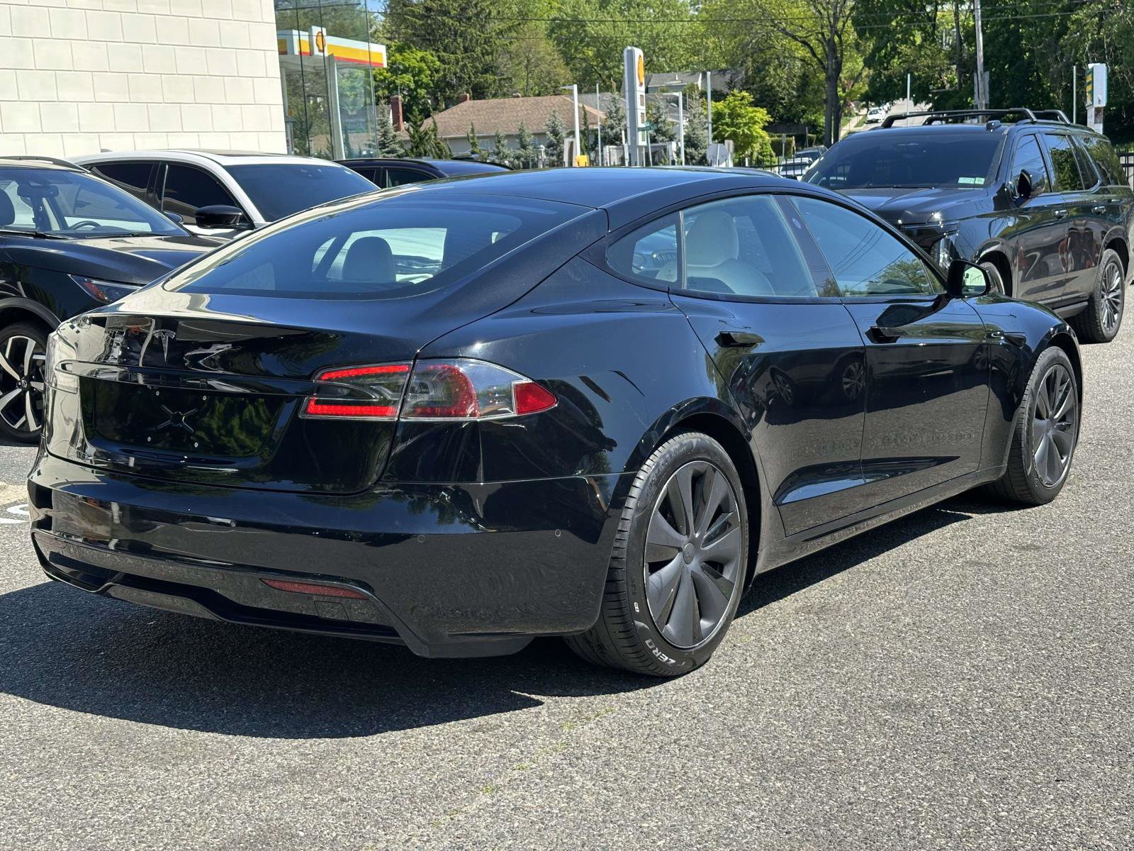 Used 2022 Tesla Model S AWD/4WD image 9