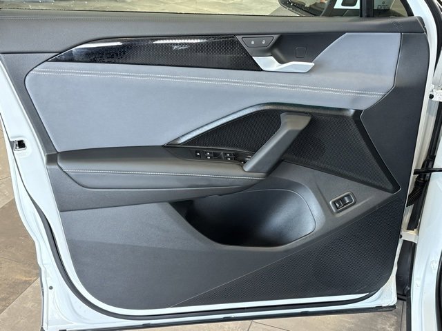 Used 2025 Volkswagen Tiguan SE image 21