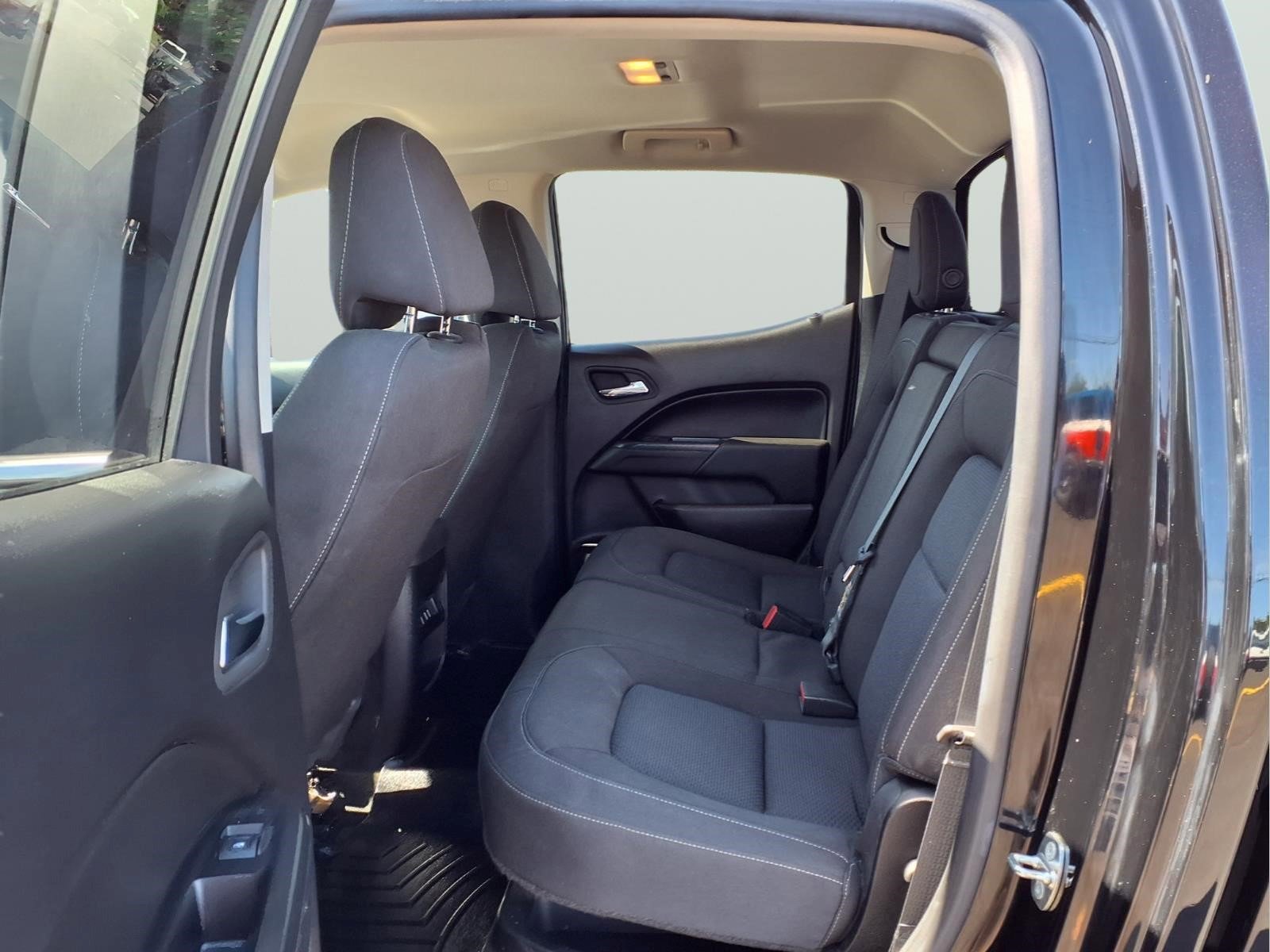 Used 2016 Chevrolet Colorado LT w/ Midnight Edition AWD/4WD image 10