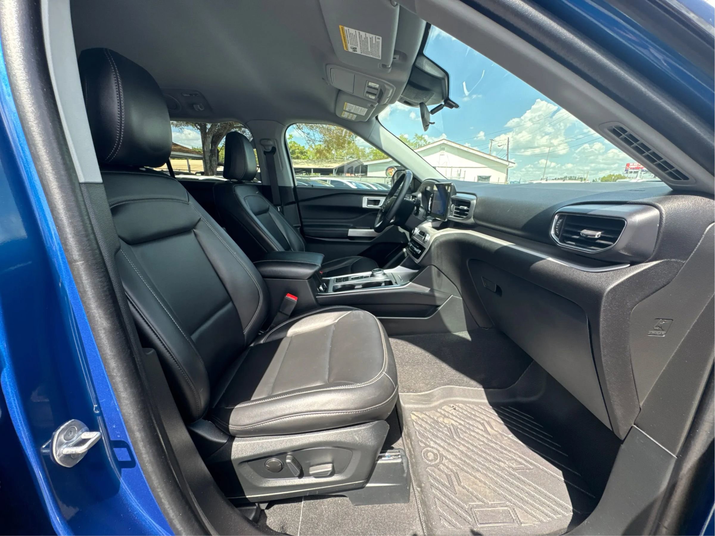 Used 2023 Ford Explorer XLT w/ Equipment Group 202A image 22