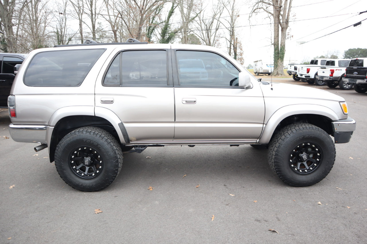 Used 2001 Toyota 4Runner SR5 image 4
