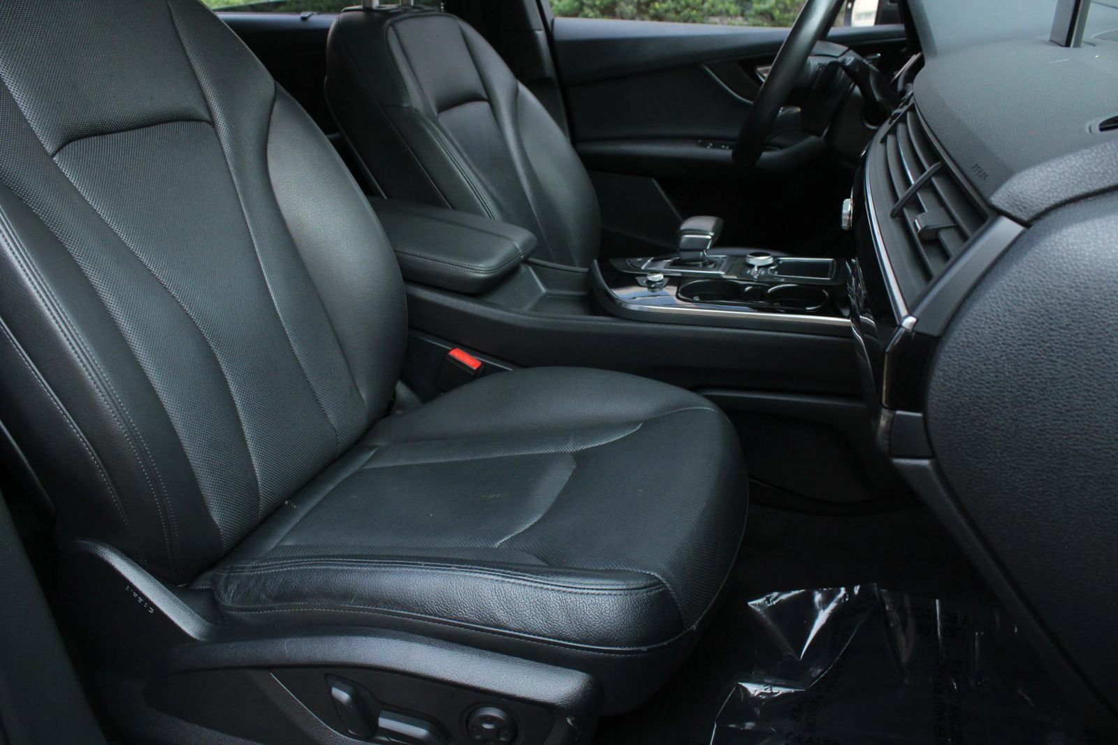 Used 2018 Audi Q7 3.0T Prestige AWD/4WD image 30