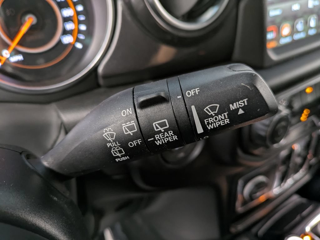 Used 2022 Jeep Wrangler Unlimited Sahara AWD/4WD image 20
