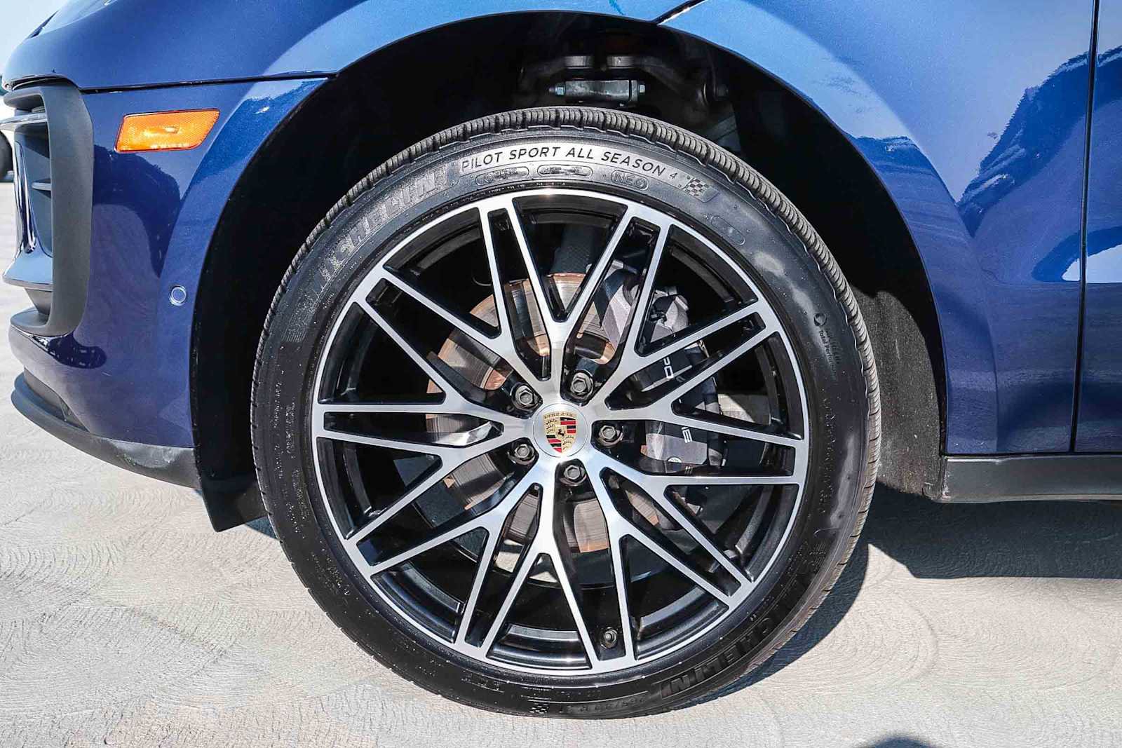 Used 2024 Porsche Macan image 14