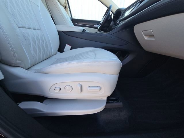 Used 2022 Buick Enclave Avenir w/ Avenir Technology Package image 20