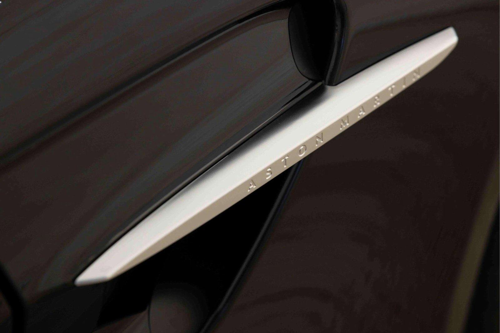 New 2025 Aston Martin V8 Vantage Coupe image 40